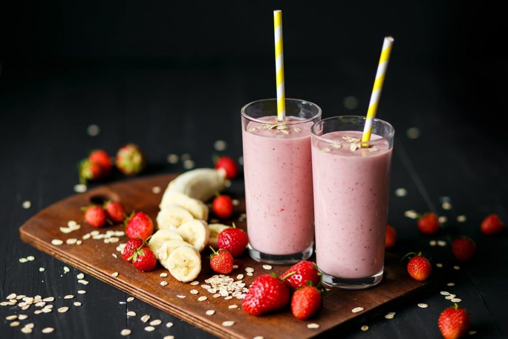 Frühstücks Smoothie mit Erdbeeren