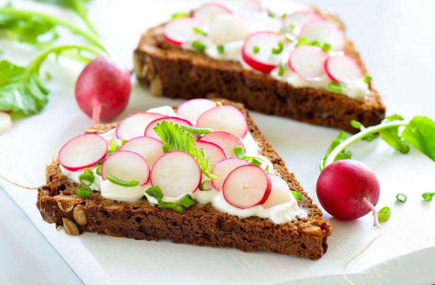 Frühstücksbrot mit Radieschen und Frischkäse – Tolle Frühstücksidee