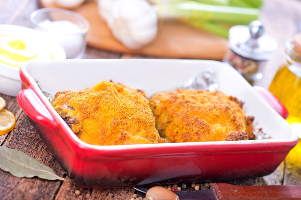 Gebackene Hähnchenschenkel in Parmesankruste