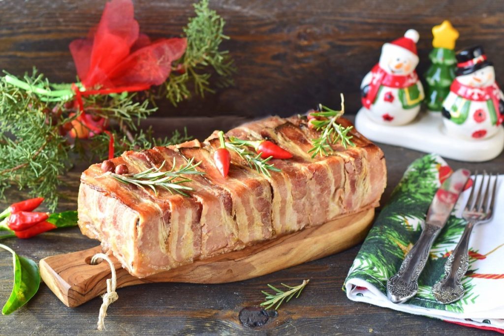 Räucherlachs Terrine mit Frischkäse, Gurken und Knoblauch