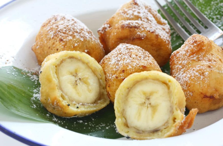 Gebratene Bananen im Teig zum Dessert