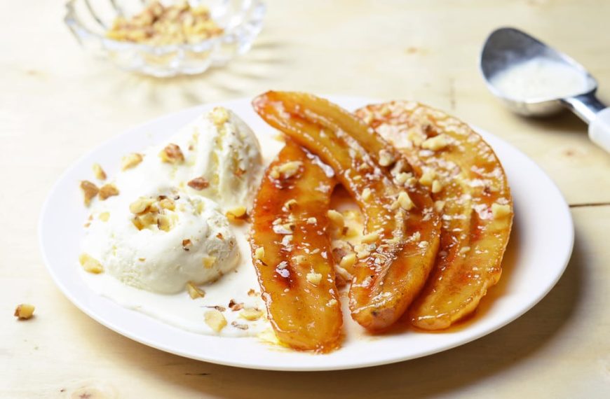 Gebratene Bananen in Karamellsauce als leckeres Dessert