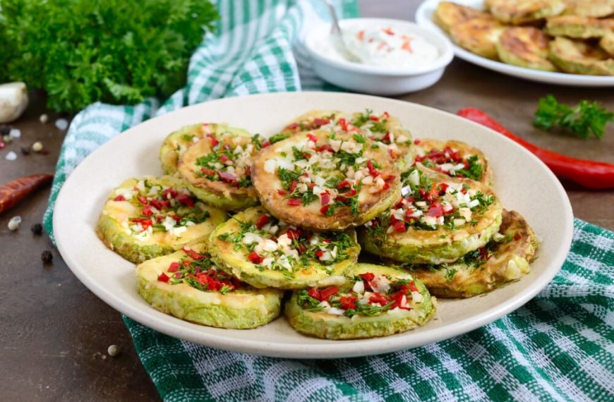 Gebratene Zucchini mit Chili, Knoblauch und Weinessig