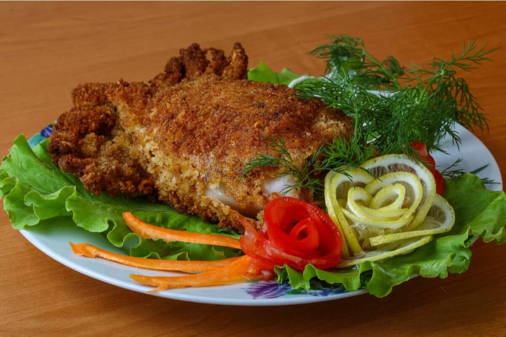 Gebratener Tintenfisch gefüllt mit Hackfleisch und Gemüse