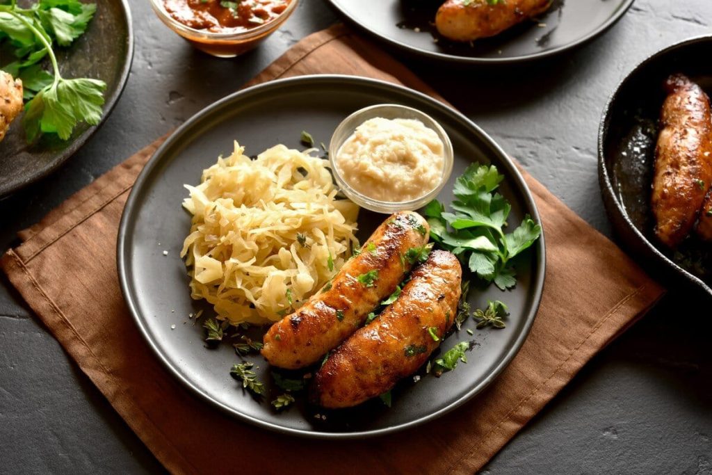 Gedünstetes Sauerkraut mit Apfel und Zwiebeln