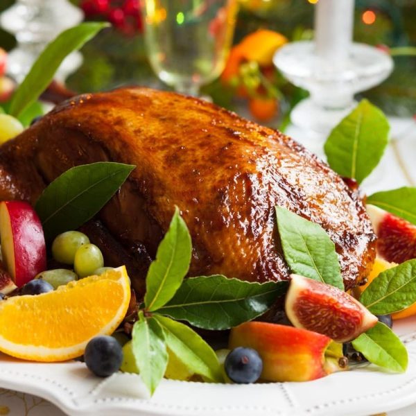 Gefüllte Ente mit Äpfeln in Honig Sojasauce Marinade und Orangensaft