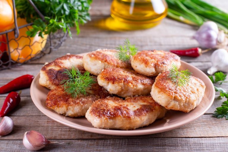Gefüllte Pfannkuchen mit Frischkäse und Schnittlauch