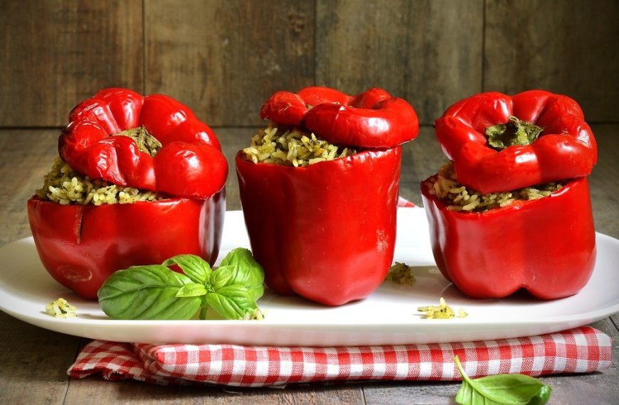 Gefüllte Paprika mit Reis und Feta aus dem…