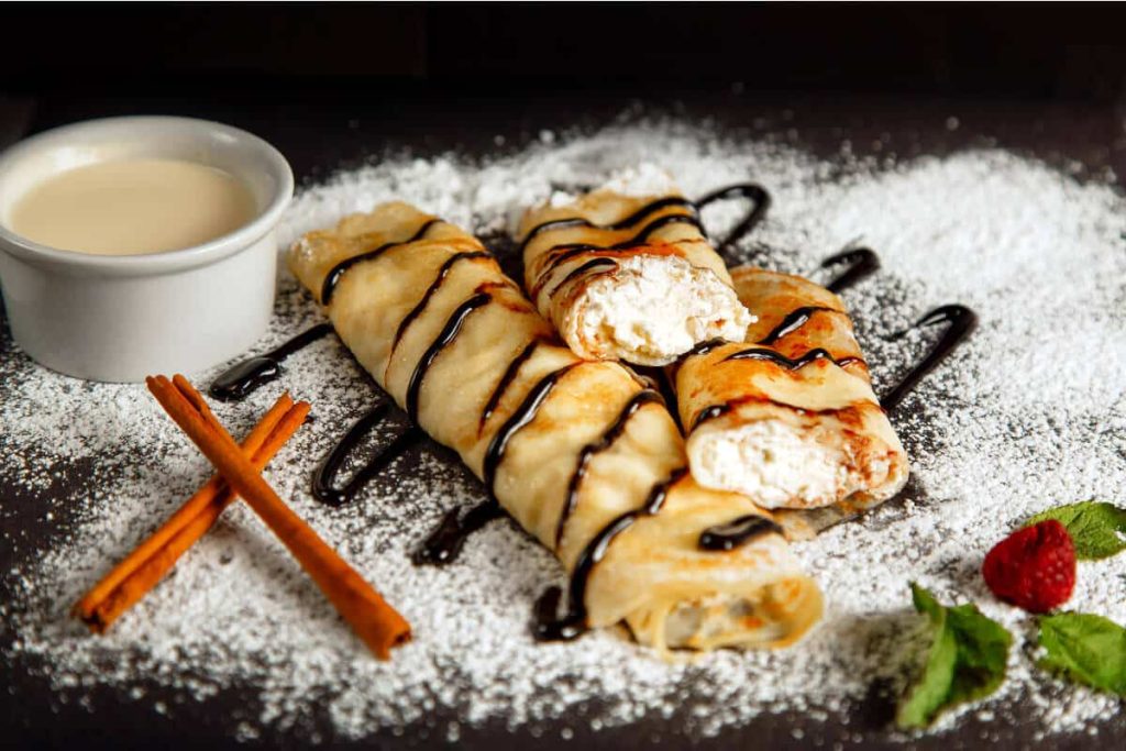 Gefüllte Pfannkuchen mit Quark und Schokolade