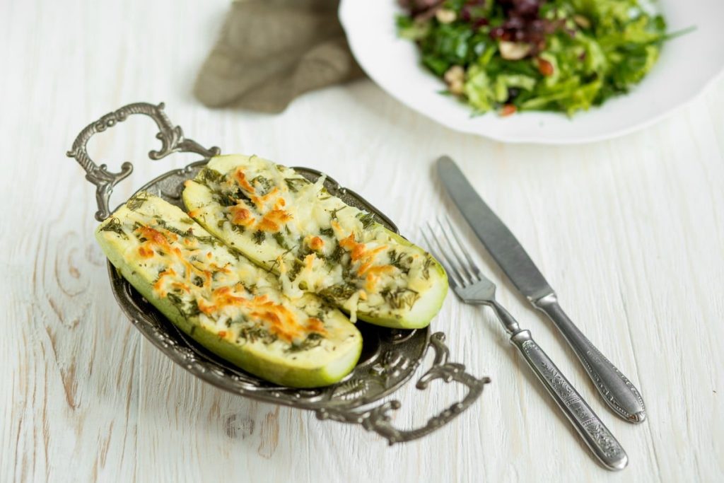 Gefüllte Zucchini mit Hackfleisch