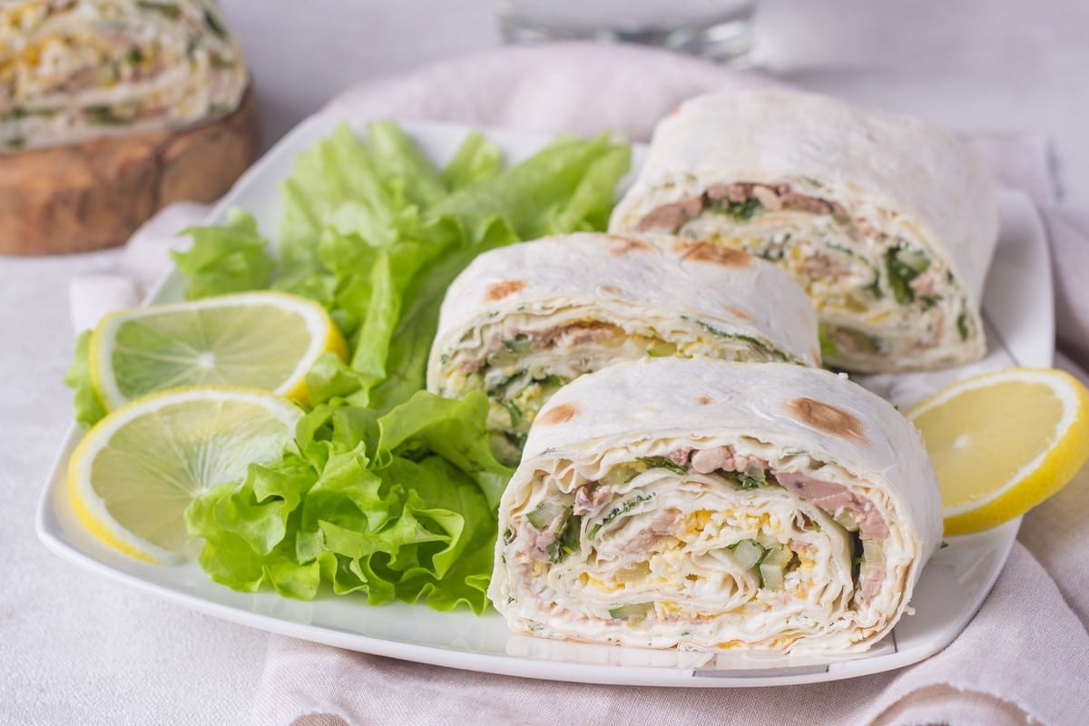 Gefüllter Lavash mit Thunfisch