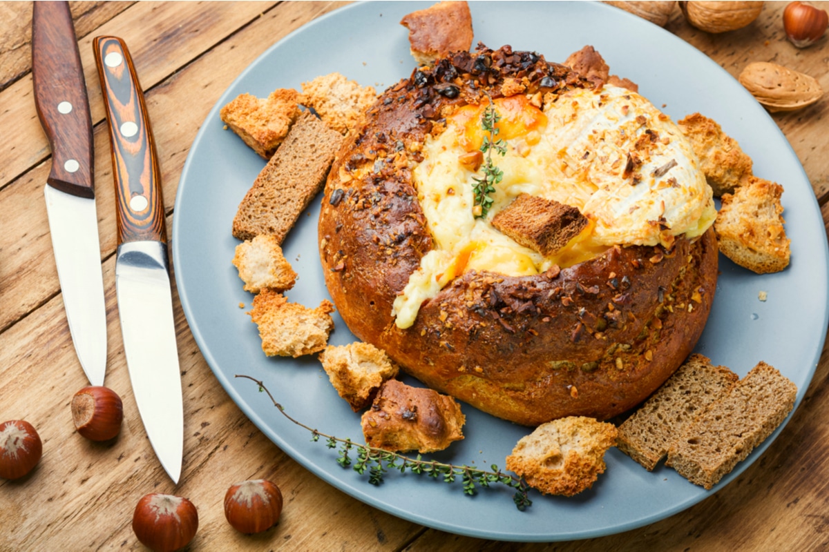 Gefülltes Brot mit Käse