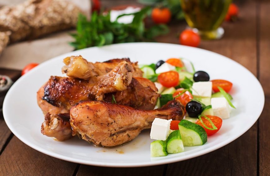 Gegrillte Hähnchen mit Tomaten und Kräutern aus der Griechische Küche