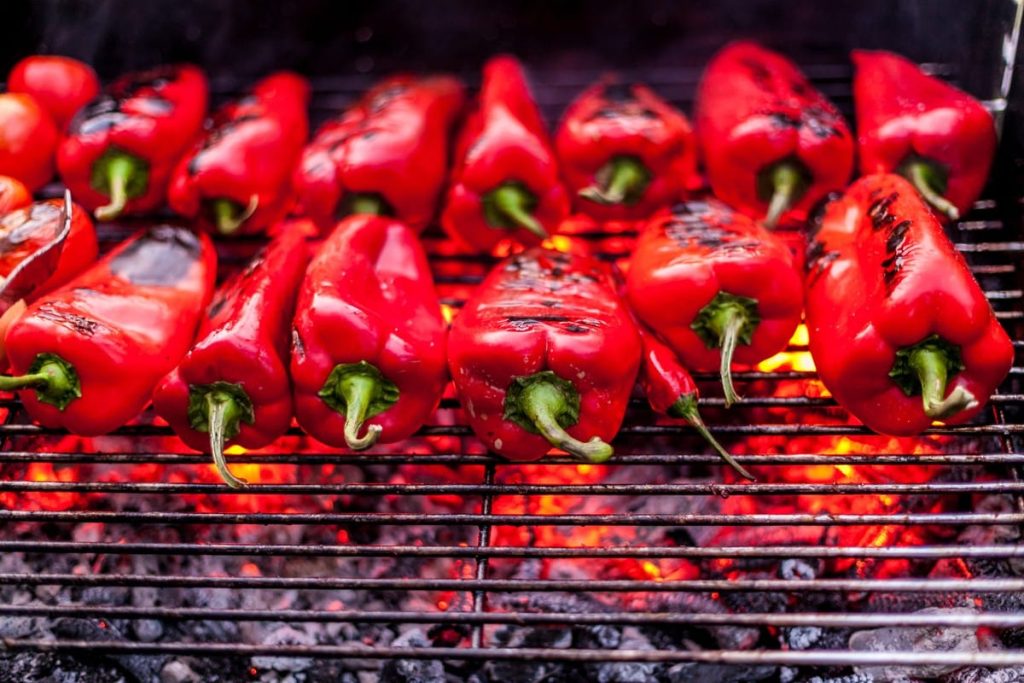 Gegrillte Paprika mit Knoblauch und Öl | Gemüse grillen