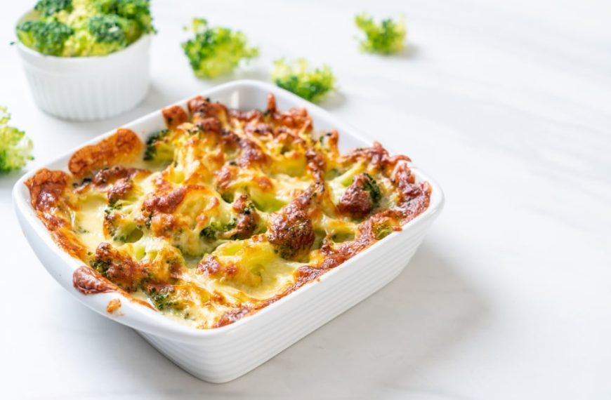 Gesunder Blumenkohl Brokkoli Auflauf mit Käse