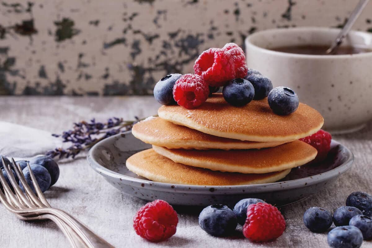 Glutenfreie Pancakes mit Kichererbsenmehl ohne Ei - Vegane Pfannkuchen