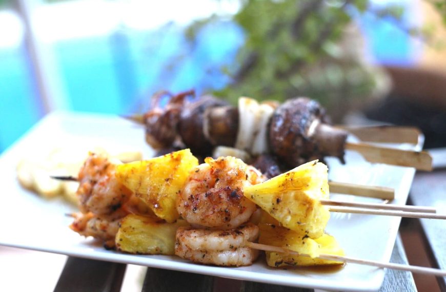 Grillspieße mit Ananas, Garnelen und Pilzen – Rezepte zum Grillen