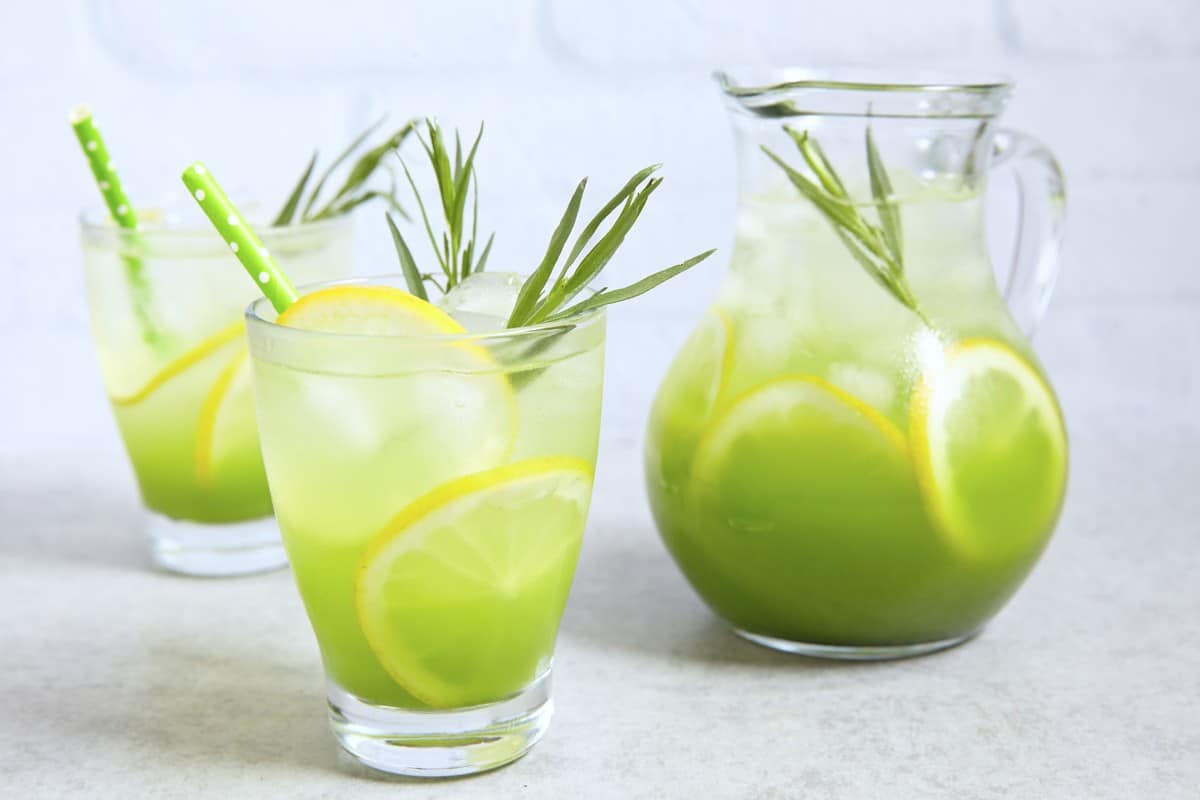 Grüne Limonade mit Estragon