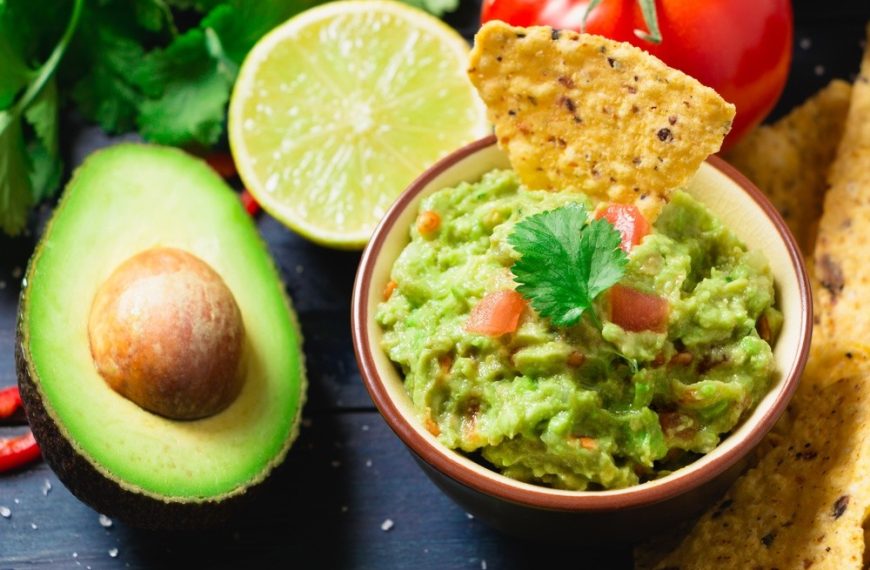 Guacamole mit Tomaten und Knoblauch selber machen