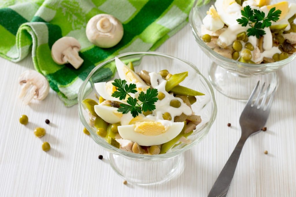 Hähnchensalat mit Champignons