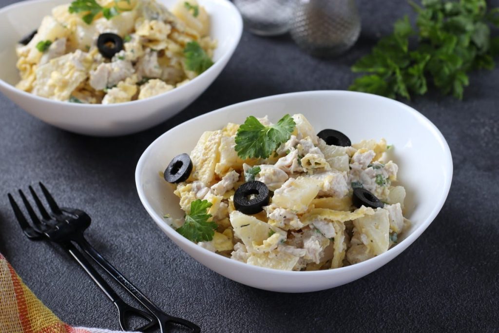Hähnchensalat mit Eierpfannkuchen