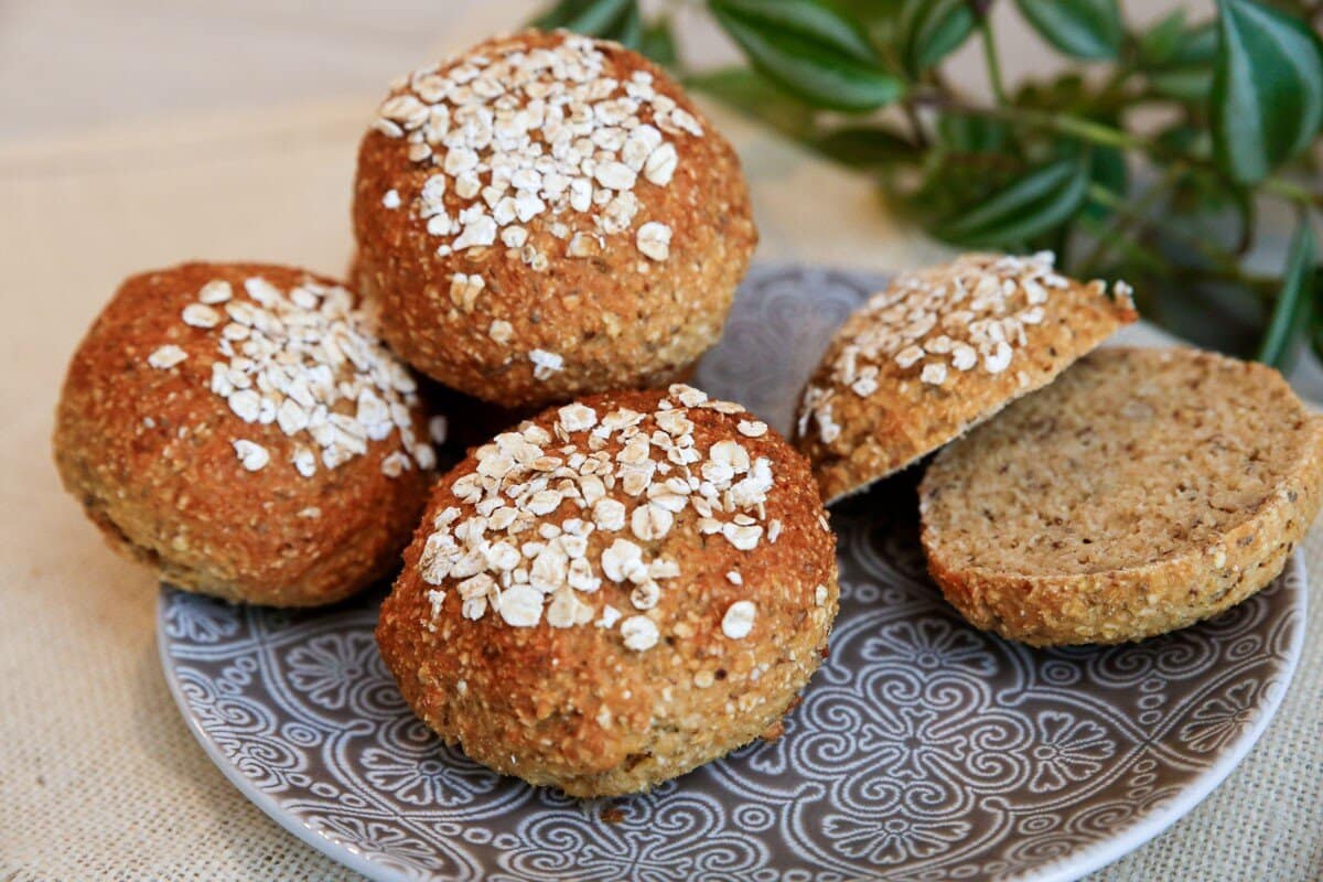 Haferflockenbrötchen ohne Mehl – Schnelles Brötchen Rezept