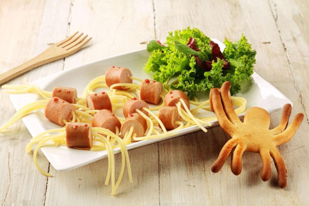 Halloween Pasta mit Spaghetti Spinnen für Party