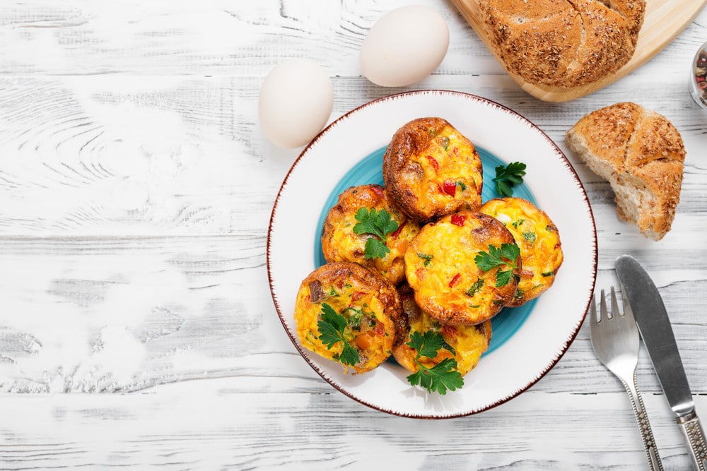 Herzhafte Eiermuffins mit Hackfleisch und Gemüse