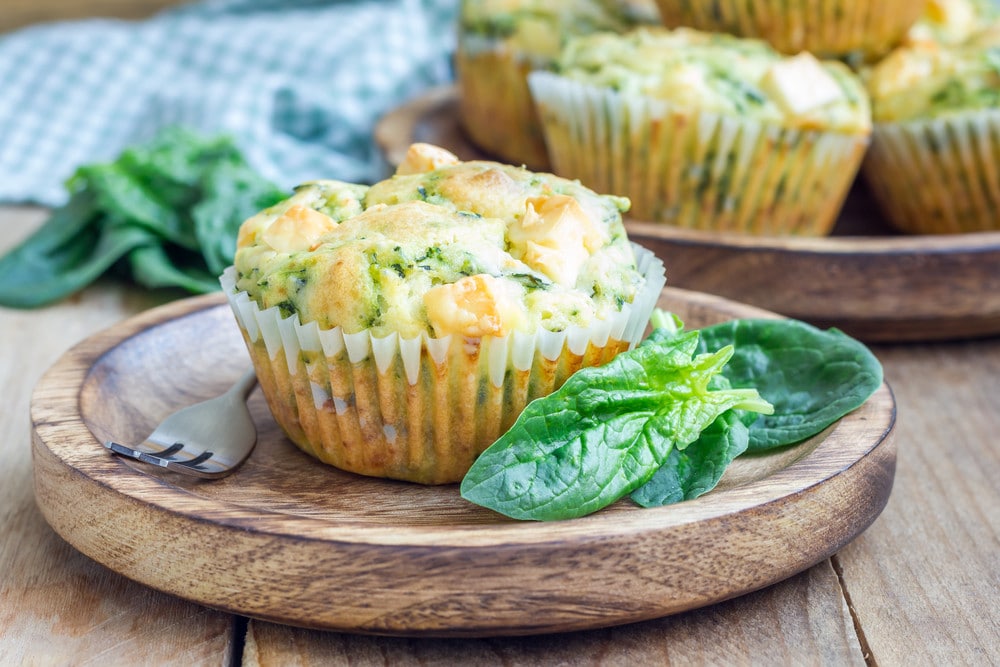 Herzhafte Muffins mit Spinat und Feta