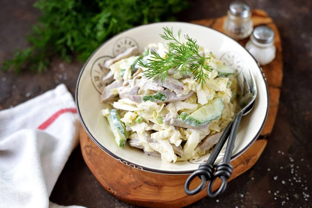 Herzhafter Chinakohlsalat mit Rindfleisch