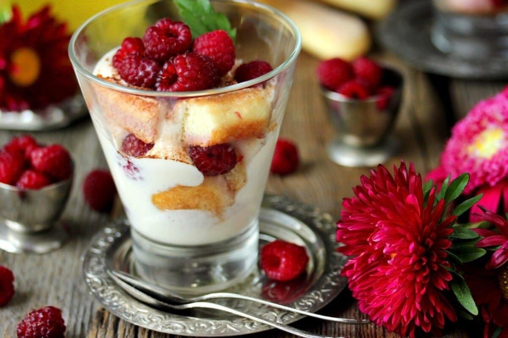 Himbeer Tiramisu mit Mascarpone und Joghurt – Himbeer Dessert