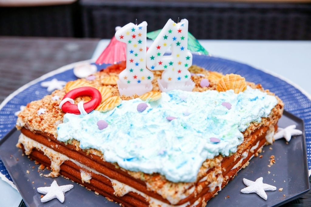 Honigtorte mit Zitronencreme für Kindergeburtstag