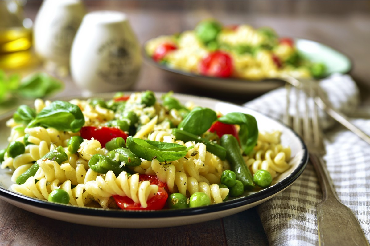 Italienischer Nudelsalat mit Tomaten