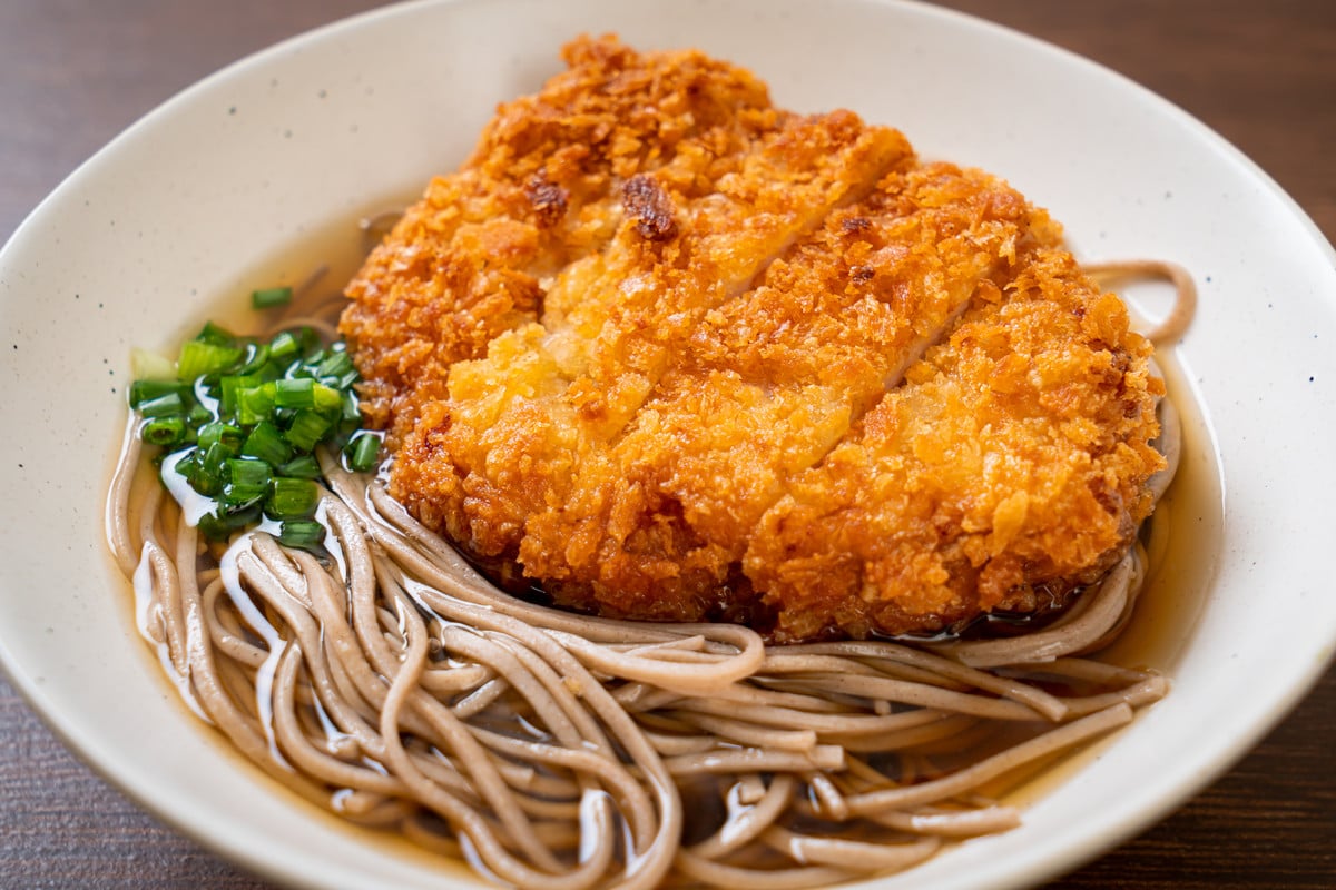 Japanische Schweineschnitzel Tonkatsu in Panko Panade