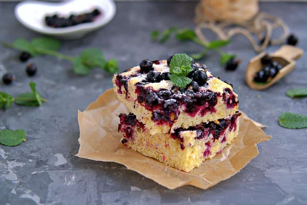 Johannisbeerkuchen mit schwarzen Johannisbeeren selber backen