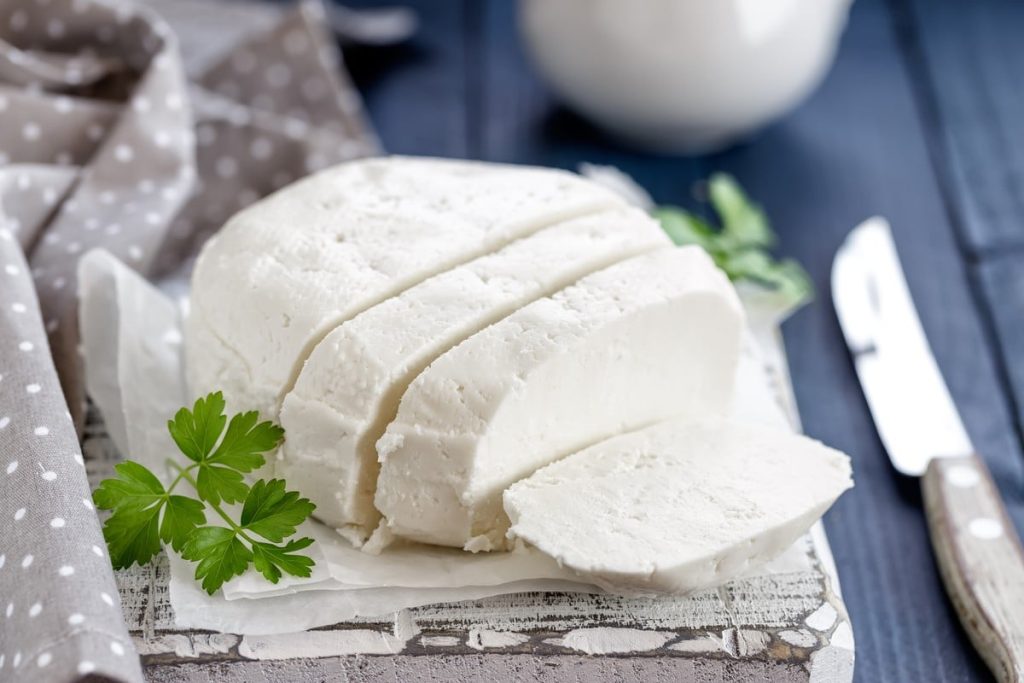 Käse aus Milch und Schmand selber machen