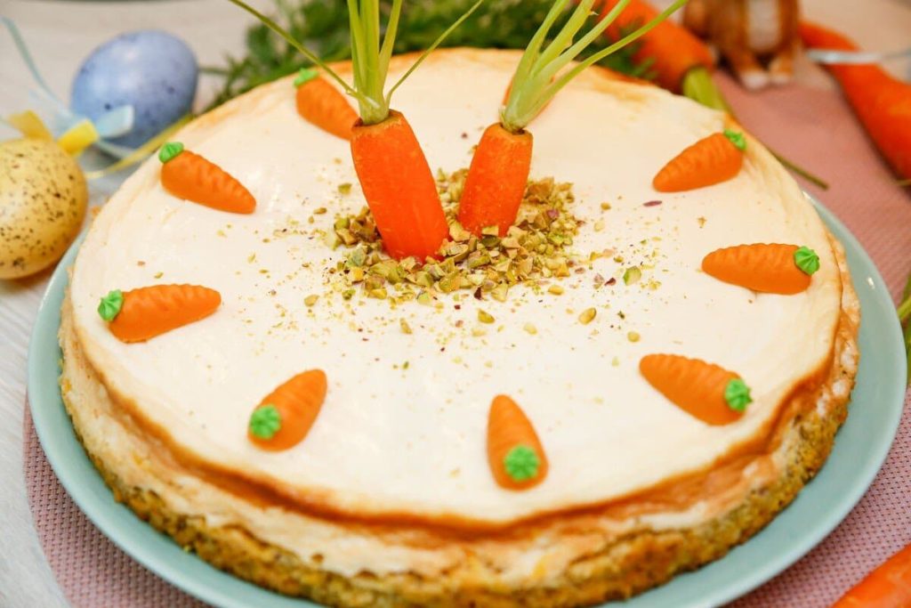 Käsekuchen mit Karottenboden – Osterkuchen mit Quark, Karotten und Nüssen