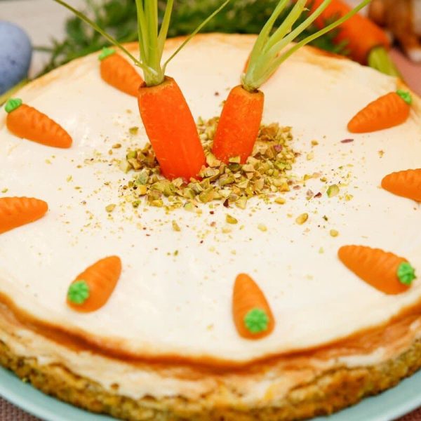 Käsekuchen mit Karottenboden – Osterkuchen mit Quark, Karotten und Nüssen