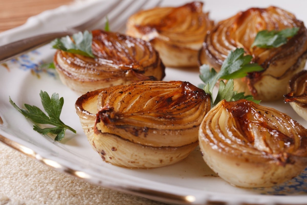 Karamellisierte Zwiebeln mit Balsamico-Essig aus dem Backofen