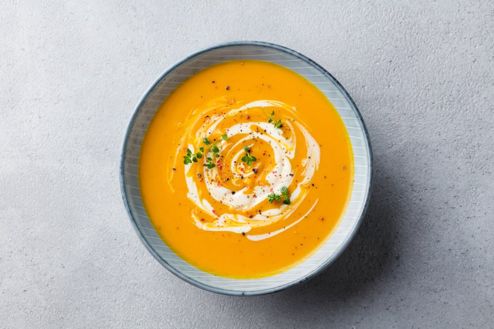 Karottencremesuppe mit roten Linsen