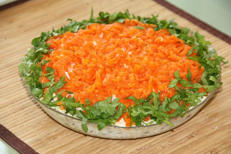 Karottensalat mit Kartoffeln, Eiern und Champignons – Osterrezepte