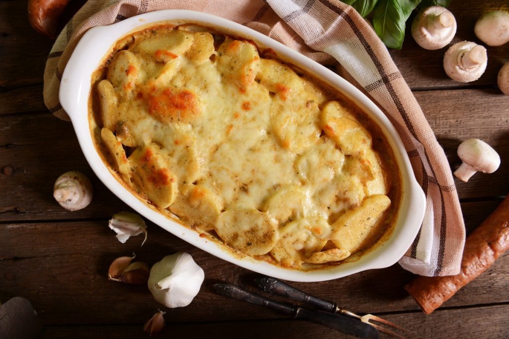 Kartoffelgratin mit Champignons und Thymian