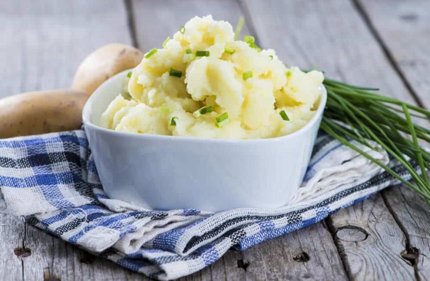 Kartoffelpüree mit Milch, Butter und Muskat