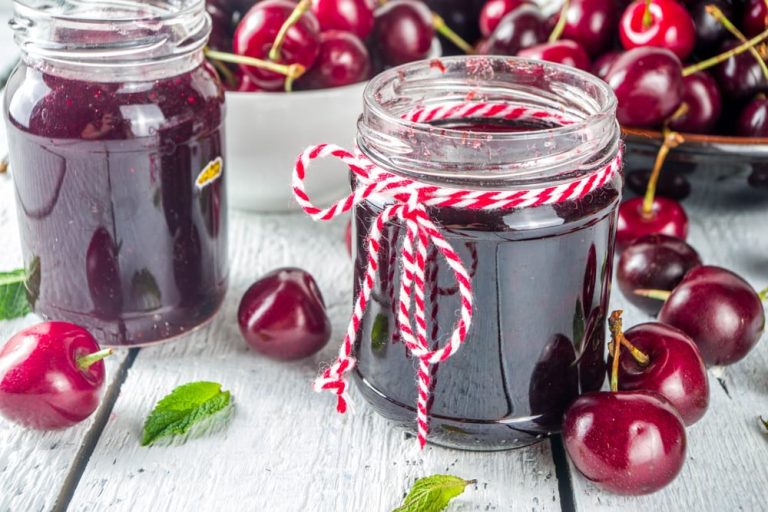 Kirschmarmelade mit Schokolade - Fruchtaufstrich aus saftigen Kirschen