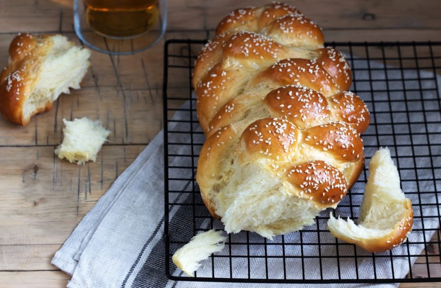 Klassischer Hefezopf zum Osterbrunch