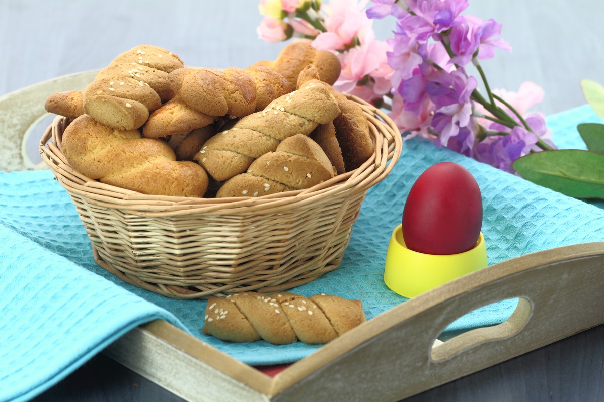 Knackige Osterplätzchen mit Sesam und Orangensaft