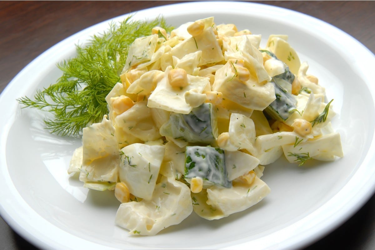 Knackiger Eiersalat mit Gurken