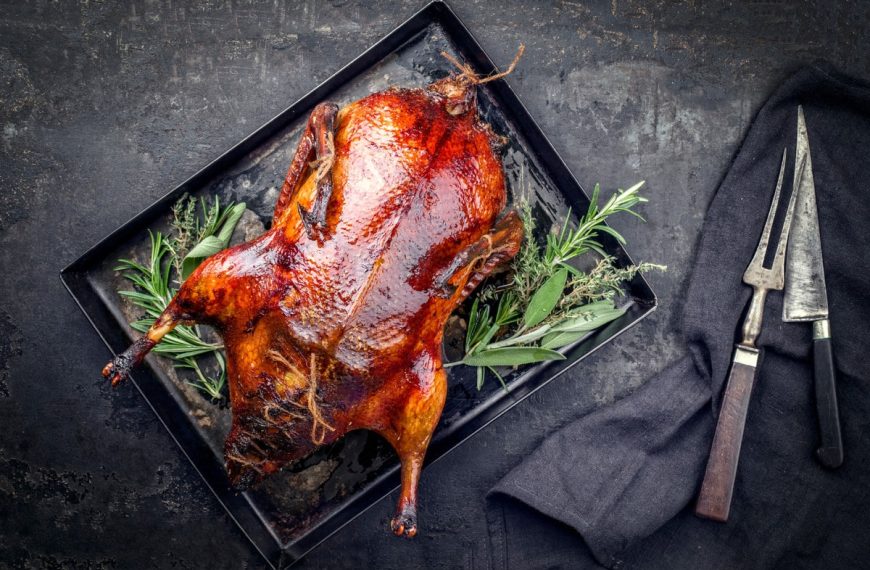 Knusprige Pekingente mit Honig, Sojasauce und Hoisinsauce