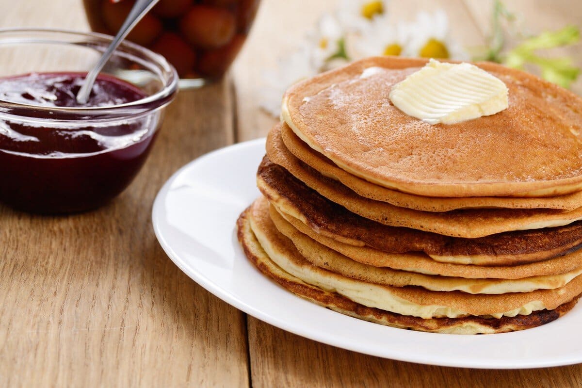 Knusprige Pfannkuchen aus Roggenmehl mit herzhaftem Aroma