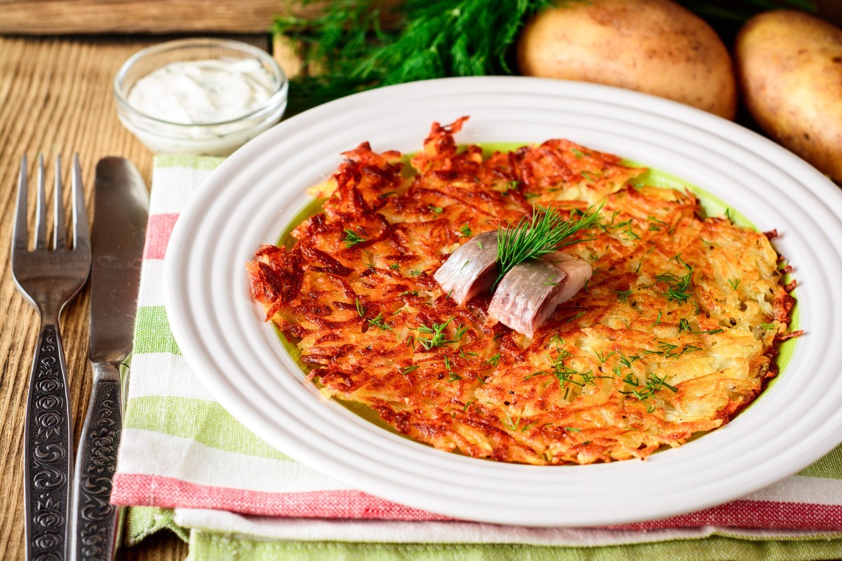 Knusprige Schweizer Rösti aus Kartoffeln